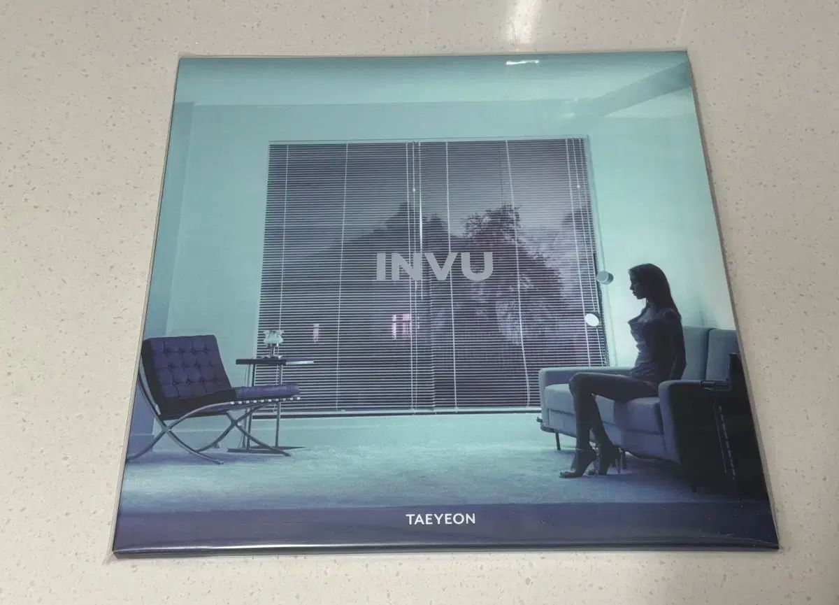 テヨン TAEYEON INVU LP 開梱 3 寿司 より小さい 聞く