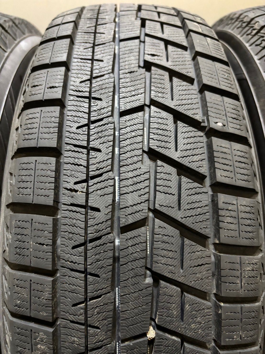 ★バリ山 185/65R15 ヨコハマタイヤ アイスガードiG60 22年製4本 22年製 バリ山 ヨコハマ iceGUARD6 iG60 【 185⁄65R15 4本