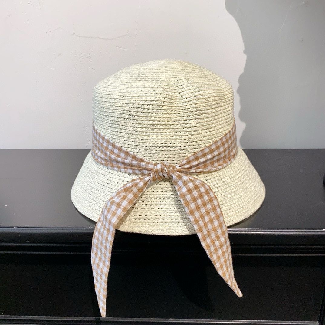 ミュウミュウ　麦わら帽子　リボン付き ミュウミュウ 麦わら帽子 リボン付き