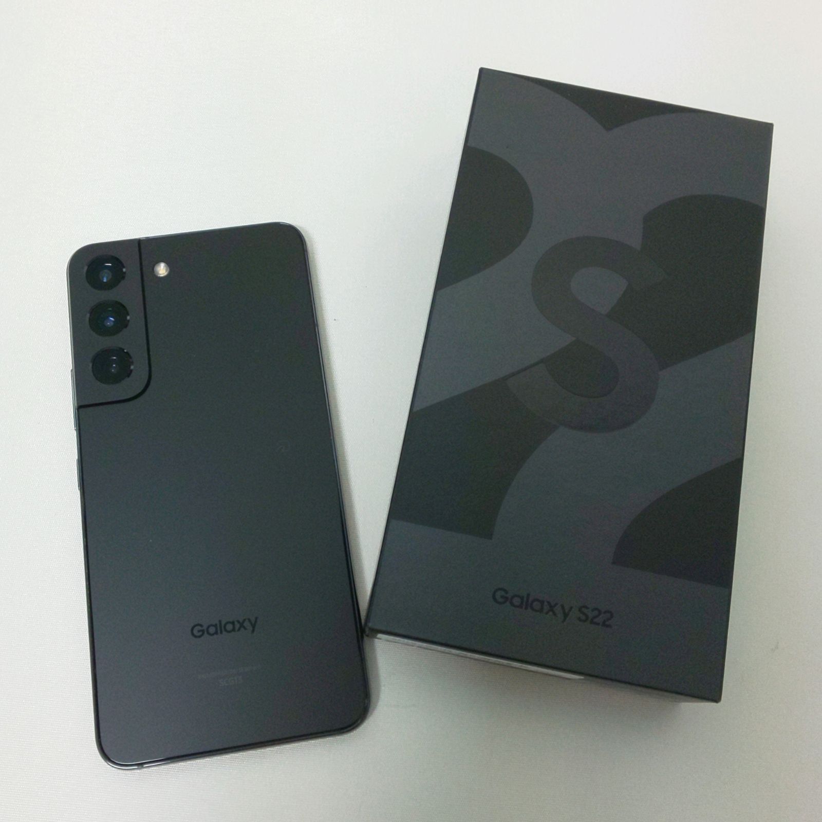 【浜館70-416】 【店舗併売品】 SAMSUNG Galaxy S22 SCG13 2022年モデル au版 SIMフリー　サムスン ギャラクシー スマートフォン スマホ 【中古品】