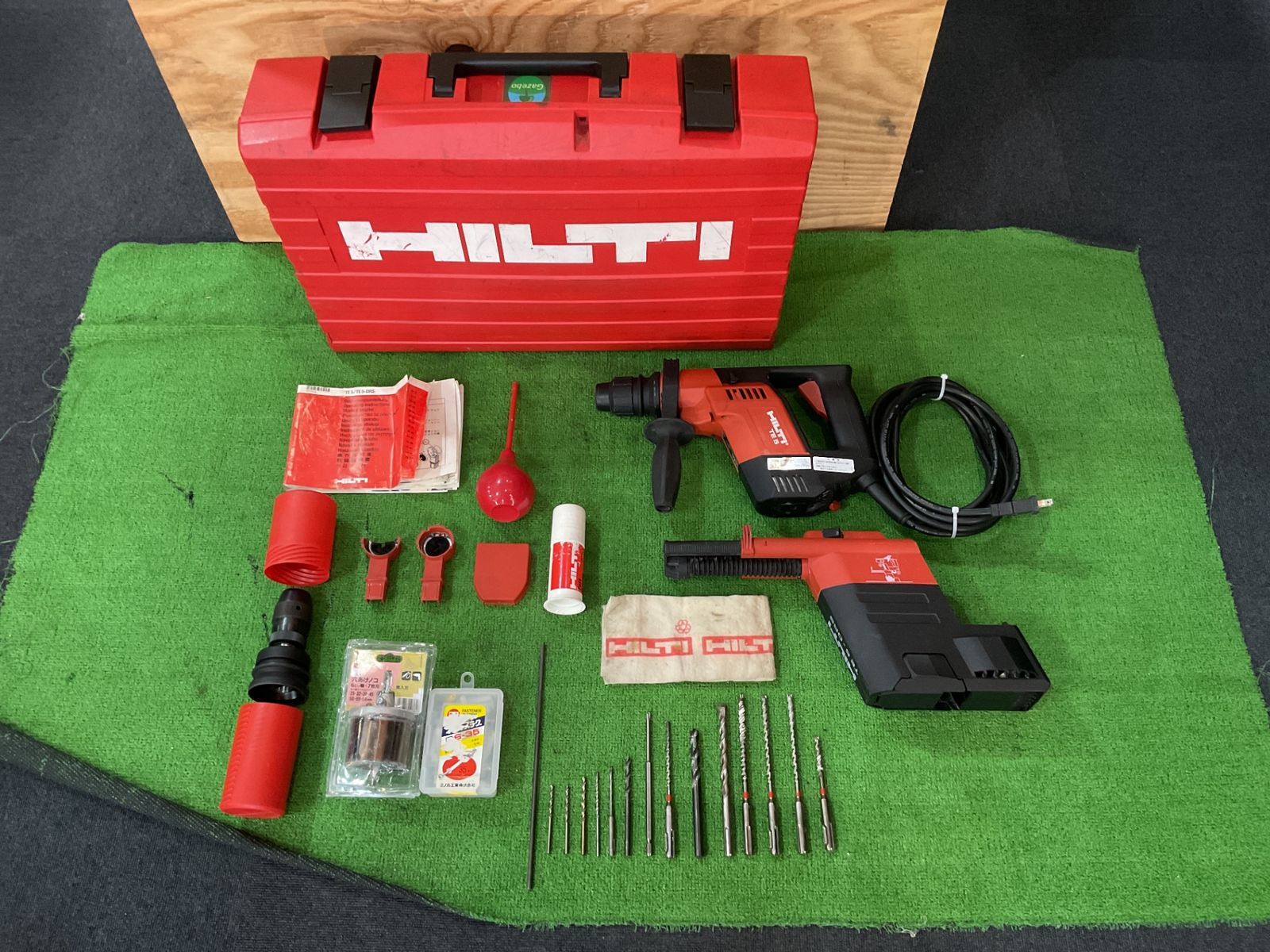 HILTI TE5 ハンマドリル 集じんシステム付 現状品 ケース有 付属品有 取説有 コンセントアダプタ曲り有 S|N 201001 ケ-151