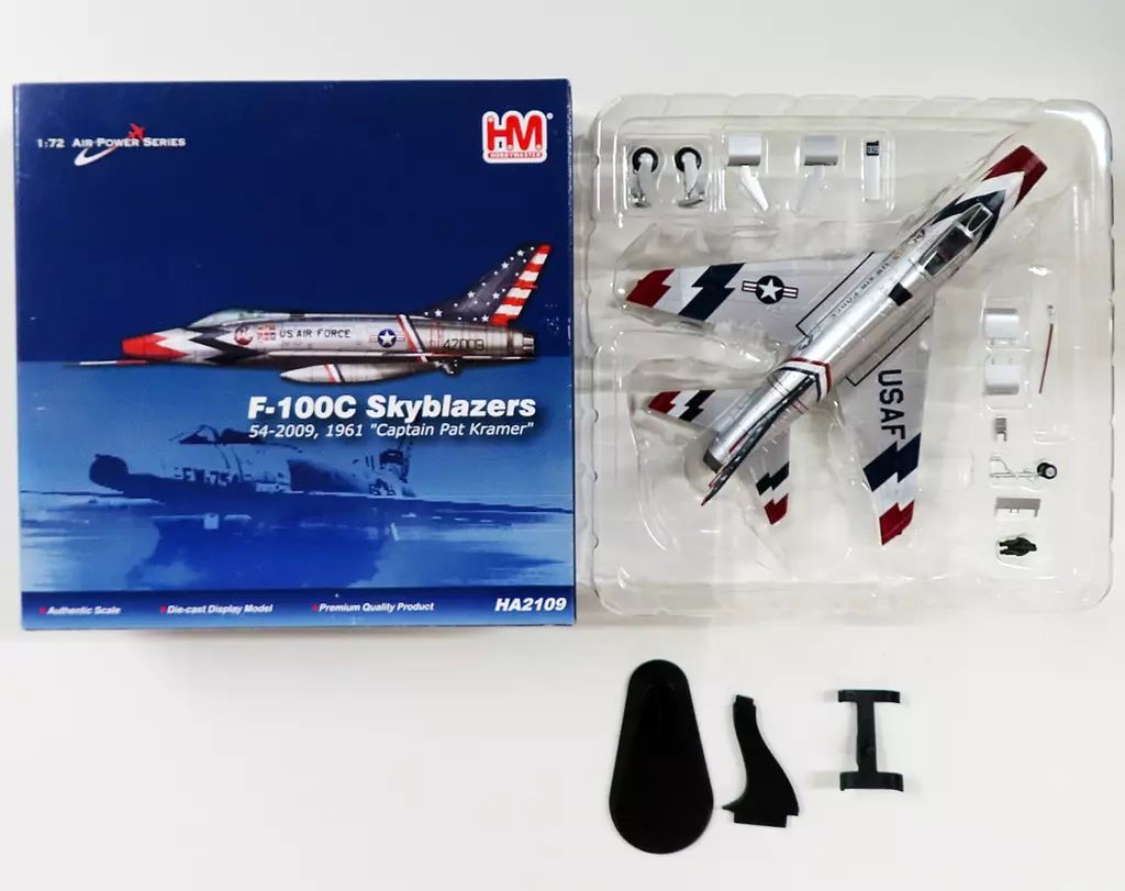 ホビーマスター 1/72 Ｆ-100C スーパーセイバー「スカイブレイザーズ」 F-100C スーパーセーバー `スカイブレイザーズ` (完成品飛行機