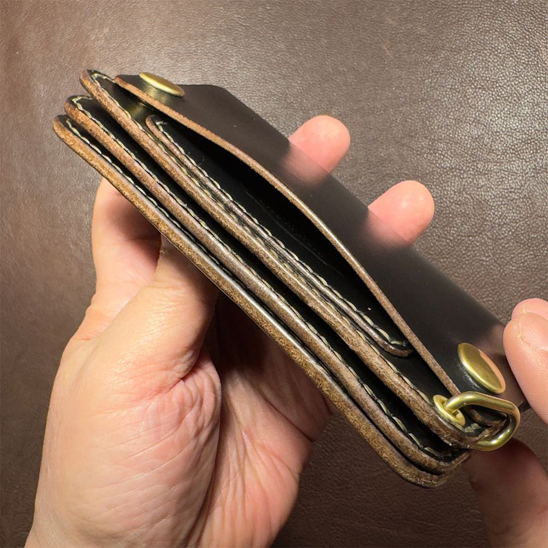 ブラック茶芯｜ミドルトラッカーウォレット