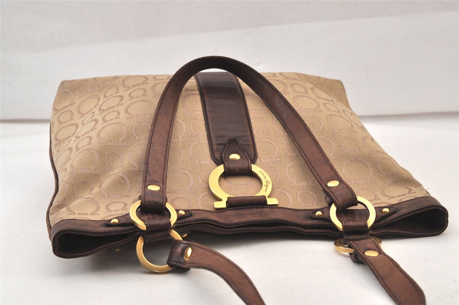 希少】サルヴァトーレフェラガモ トートバッグ レザー ヴァラリボン A4