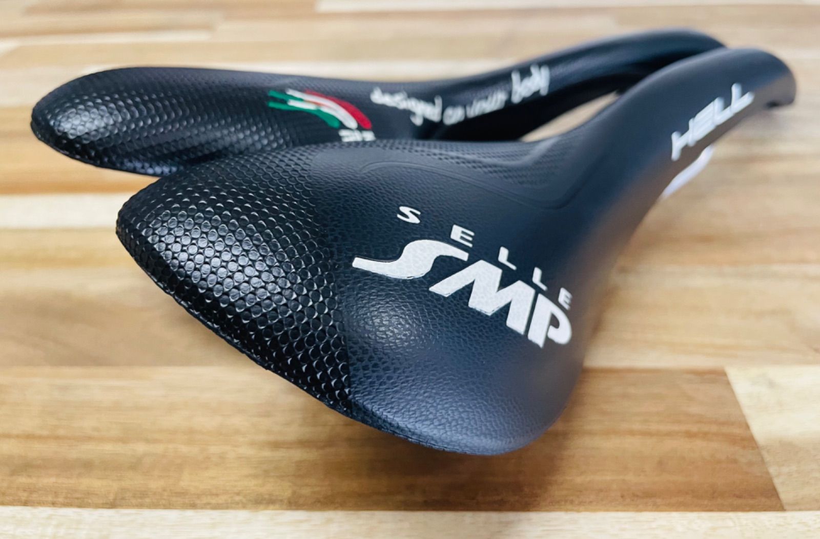 SELLE SMP HELL セラエスエムピー サドル inox tubeブラック クリーニング済 穴あきサドル cr-mo レール 100%  made in ITALY - メルカリ