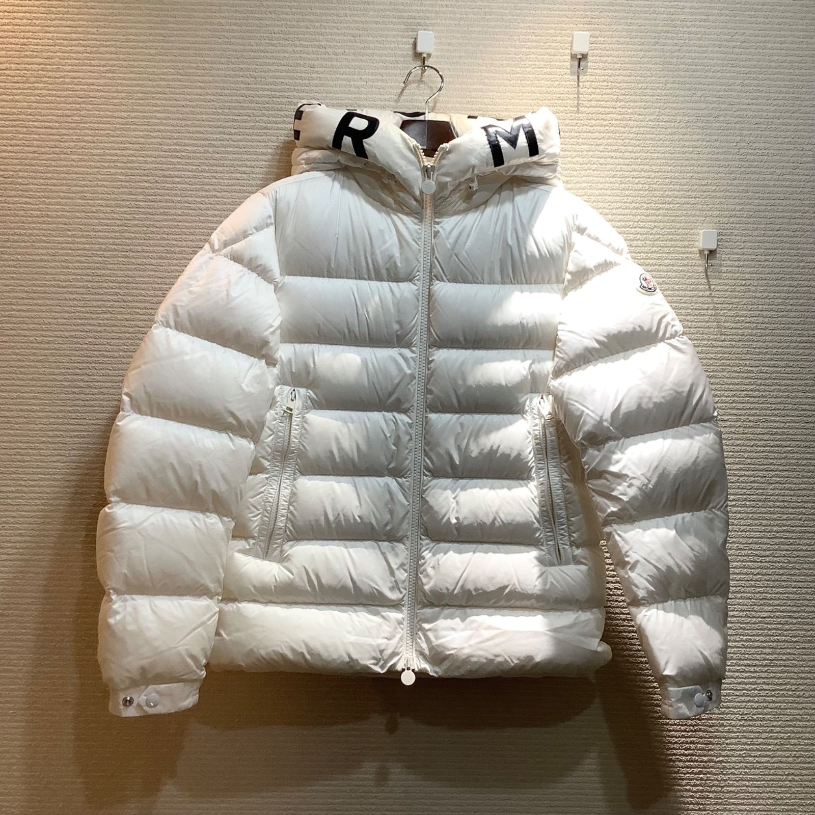 22AW モンクレール MONCLER ロゴ ダウンジャケット サルズマン 1/MーL 