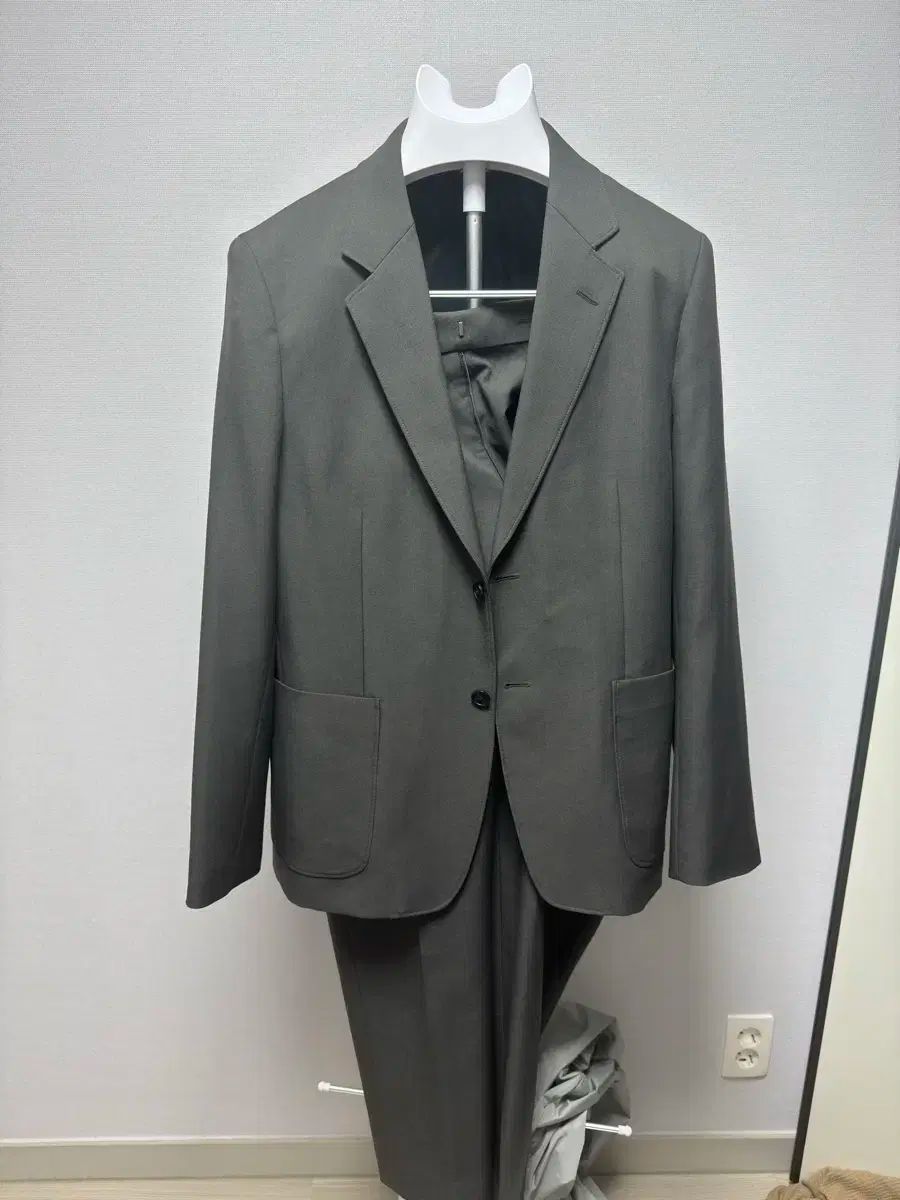 M 82 19SS UNIQLO ユニクロ U ダークグレー セットアップ