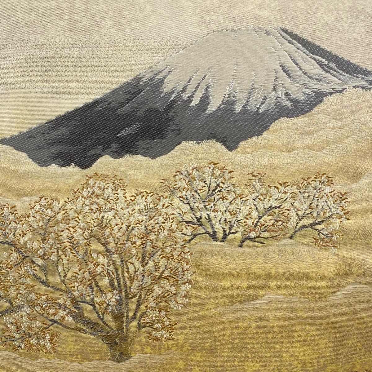 袋帯 美品 名品 横山大観 落款 富士山 樹木 箔 金彩 金色 お太鼓