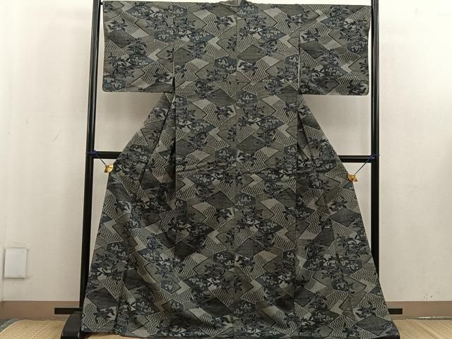 平和屋着物○上質な紬 手描き 亀甲花唐草文 正絹 逸品 未使用