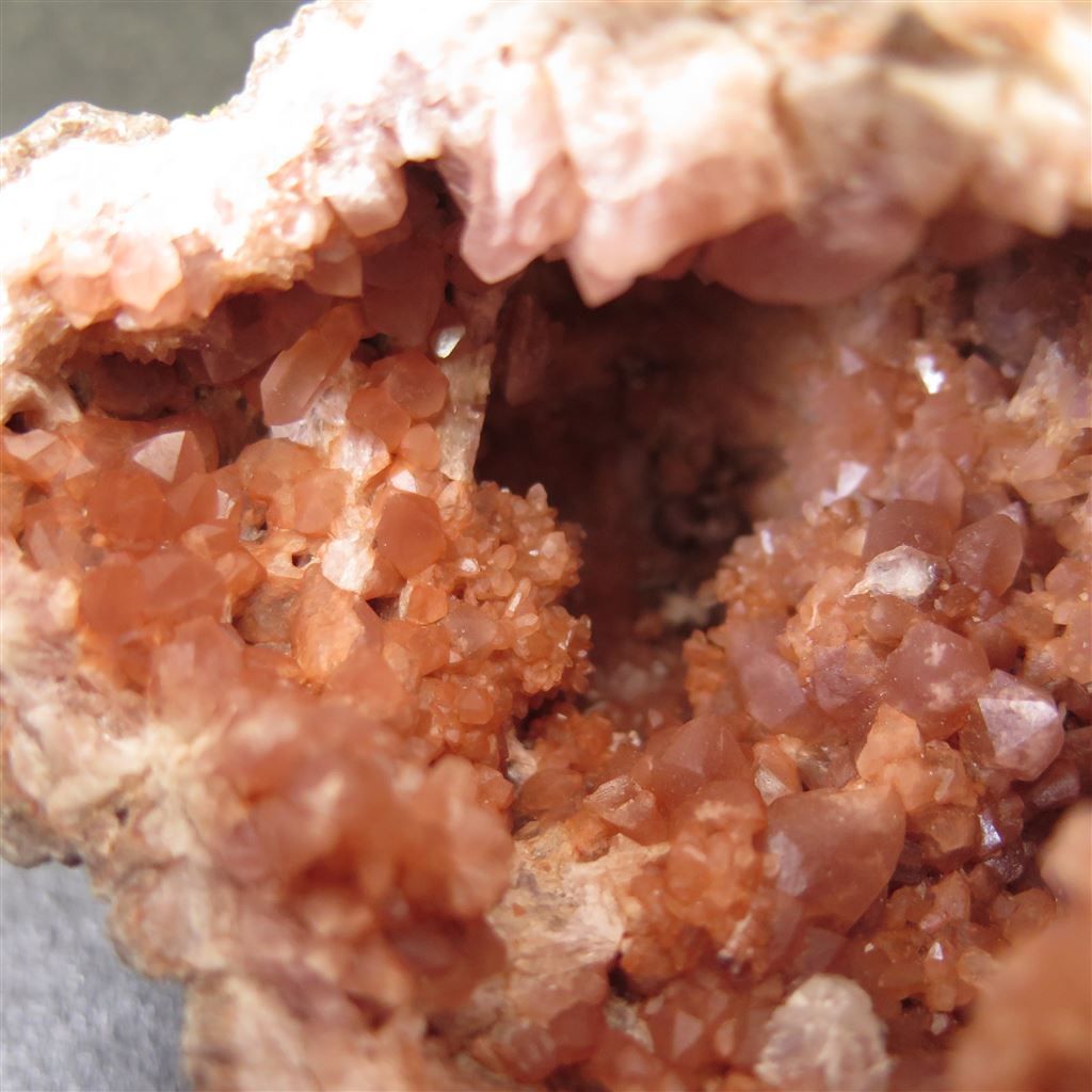 ローズクォーツ ジオード 晶洞 199.2ｇ NEXPOTALLINN_EU