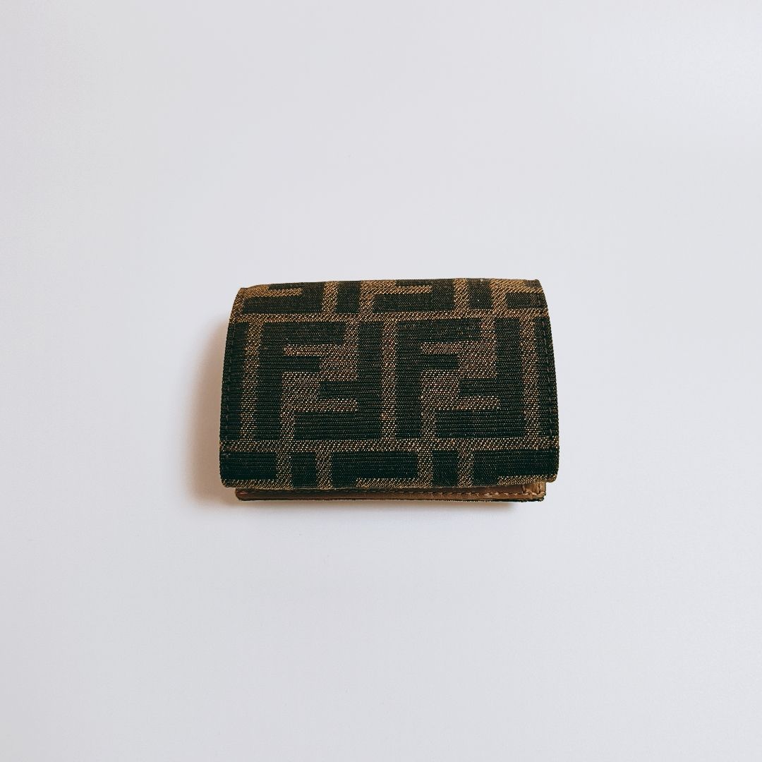 FENDI バゲット マイクロ 三つ折り財布 ブラウン フェンディ FENDI フェンディ 財布 三つ折り財布 BAGUETTE MICRO TRIFOLD