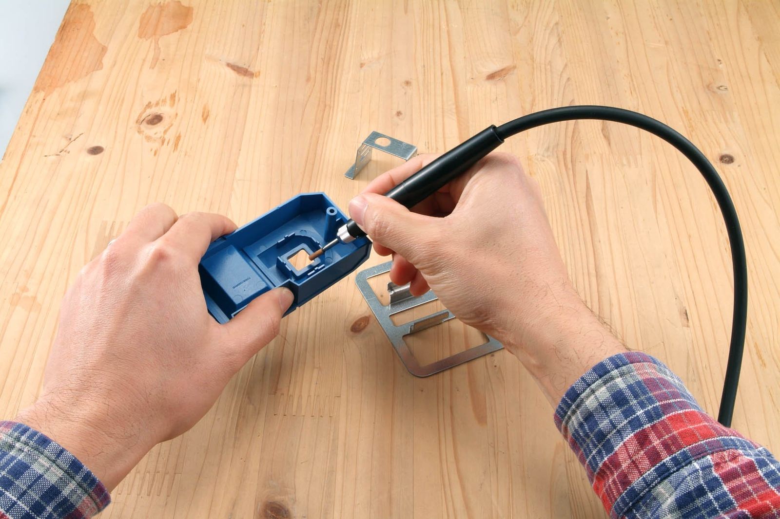 数量 京セラ Kyocera 旧リョービ ミニ卓上グラインダ 砥石径75mm TG-30 625050A 机の上でも 小型 軽量タイプ 定格使用時間15分 砥石径75mm フェルトバフ75mm 金属の研削 研磨 艶出し HRDEVELOPMENT_JP