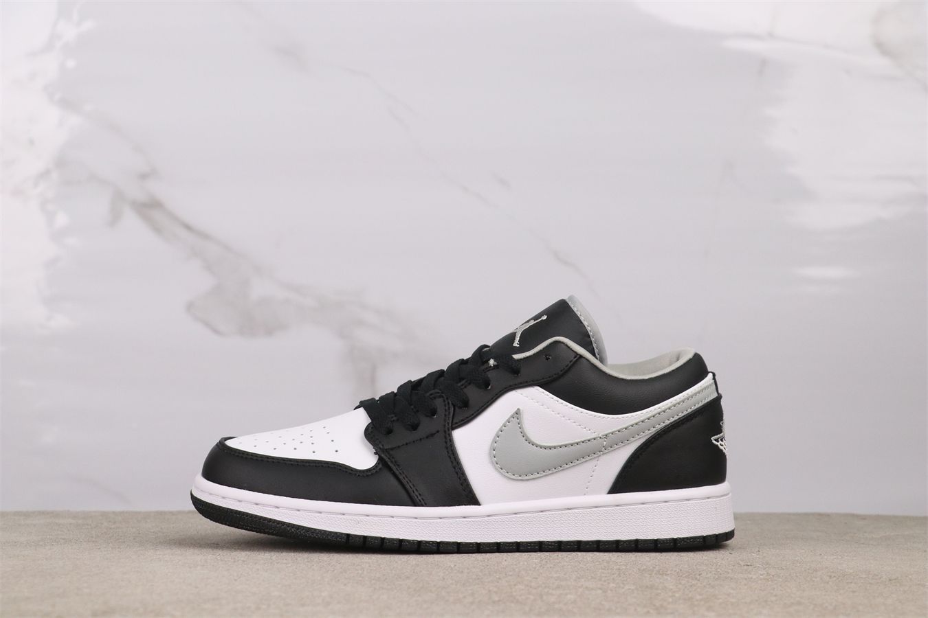 Air Jordan 1 ホワイト/グレー/ブラック - メルカリ