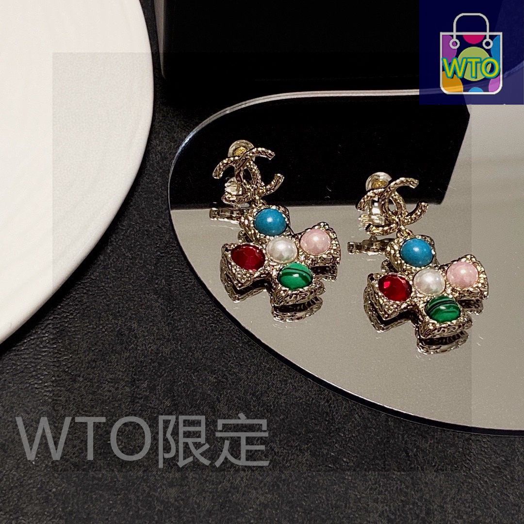 【期間限定お得価格】CHANEL シャネル ダブルCイヤリング シルバー 楽天市場】シャネル CHANEL ピアス CCマーク メタル＆ストラス