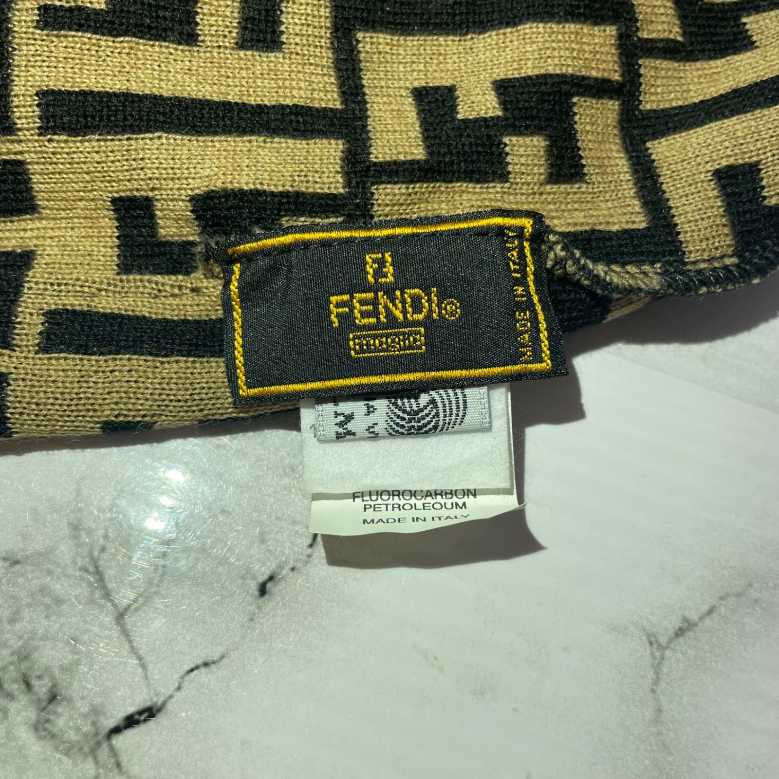 【オールズッカ派手】FENDI フェンディ　ニットキャップ　サイズ42 イタリア製　FF ブラック　ベージュ