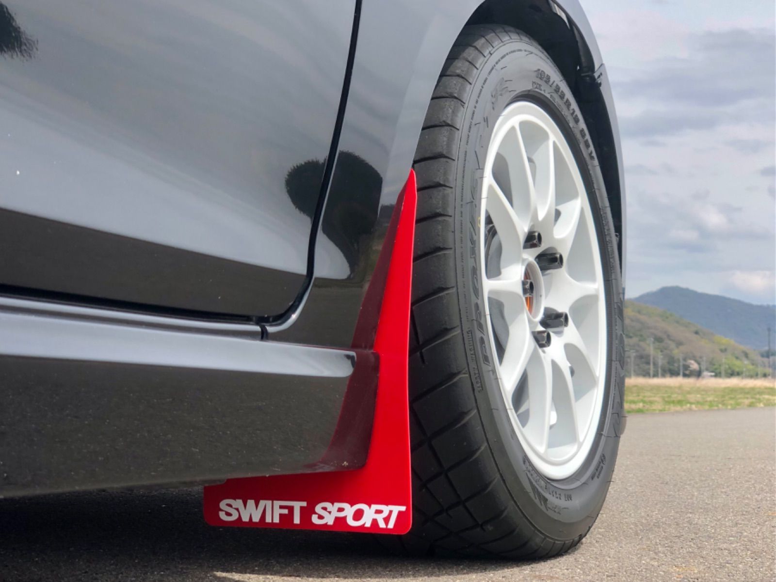 スイフトスポーツ zc32s マッドフラップ 泥除け ブラック スイフトスポーツ zc32s マッドフラップ 泥除け - メルカリ