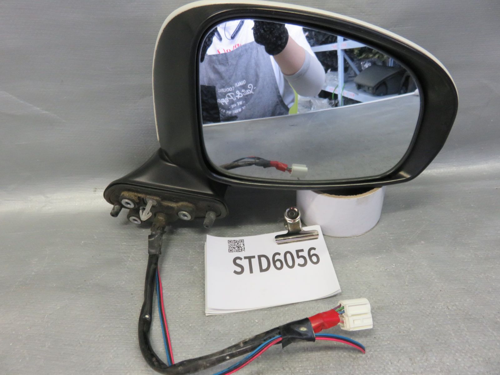 プリウスα DAA-ZVW40W 右ドアミラー・右ミラー G 7人 ムラカミ 9851