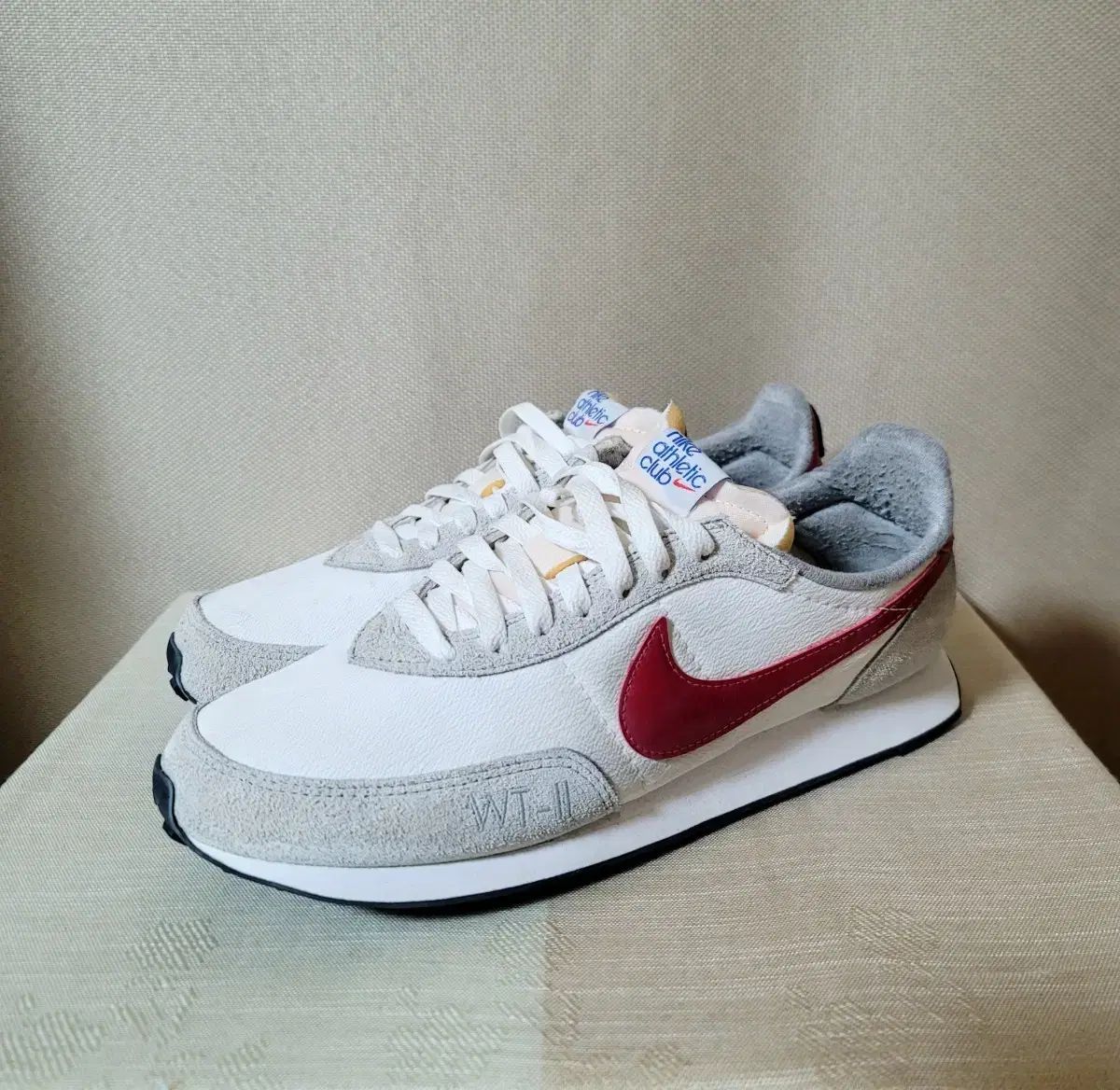 【雷市場（ポンジャン）商品韓国直送】 NIKE(ナイキ) ワッフル トレーナー 2 荷物 レッド 285
