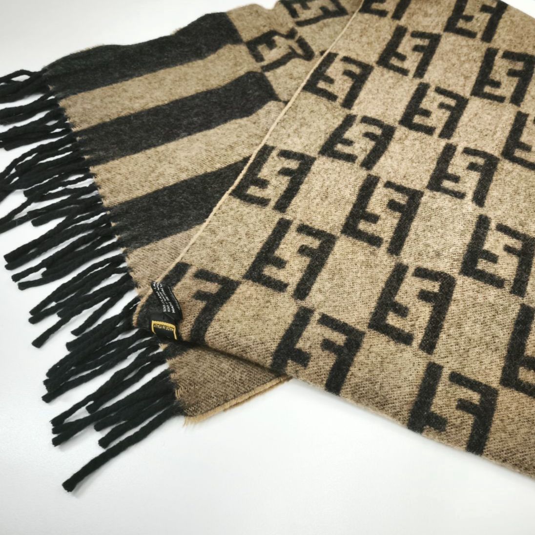 FENDI フェンディ