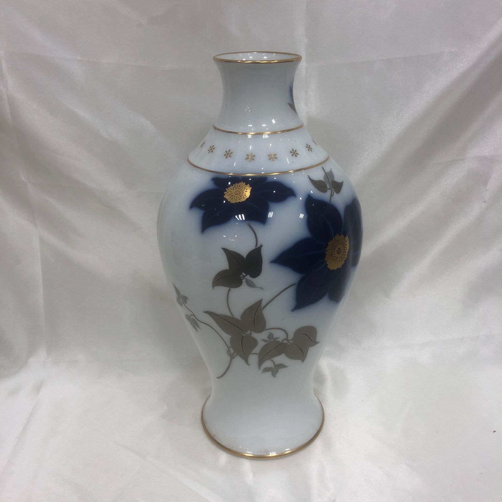 専用です。大倉陶園　花瓶　36センチ 専用です。大倉陶園 花瓶 36センチ 大倉陶園］金蝕バラ 36cm花生