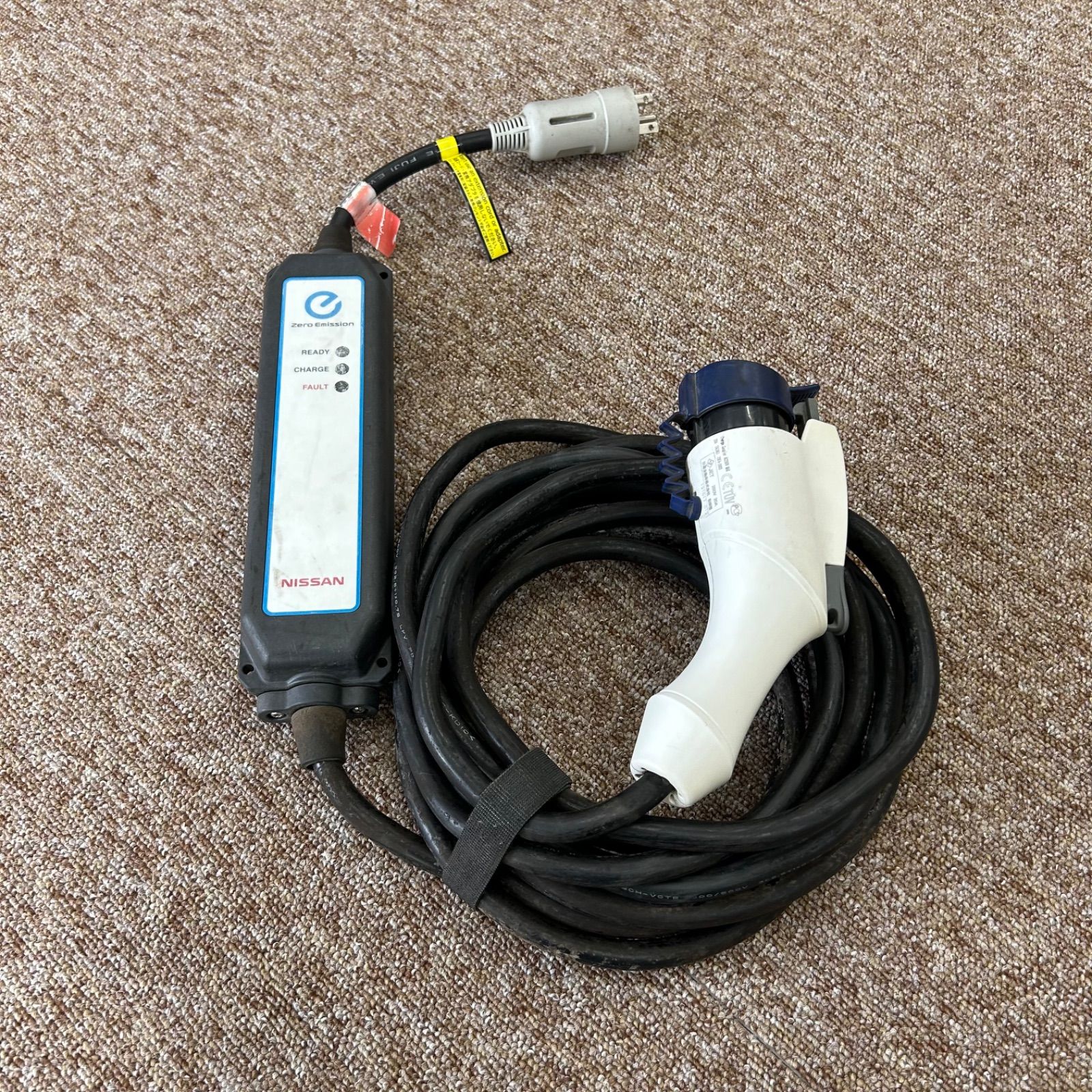 AZE0 リーフ　充電ケーブル　3NK0A 日産 ニッサン 電気自動車 リーフ LEAF 純正 充電ケーブル 充電