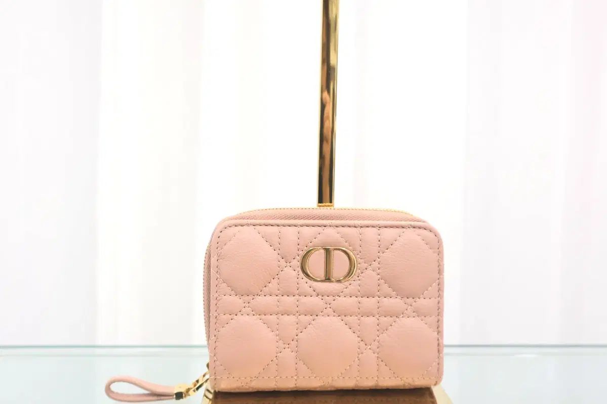 ワンピースタワー トンガリ缶バッジ ペローナ ワンピースタワー