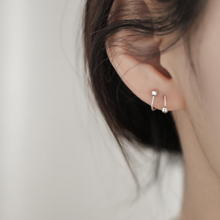 スパイラルバーベル ピアス ドバーベル ピアス 軟骨ピアス つけ
