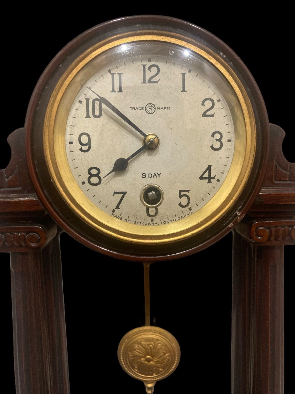 大正期 精工舎 8日巻 置時計 四本柱 大正末期 昭和初期頃 製造 精工舎 8日巻き 木製置時計 精工舎 セイコー グループ 前身 デザイン 金貨 色 金 カラー ゴールド 古物 動作未 ジャンク品 N25J 出西 17