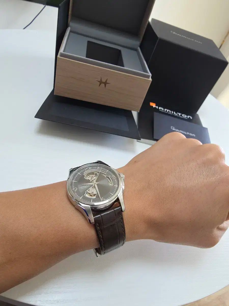 オープンハート グレー