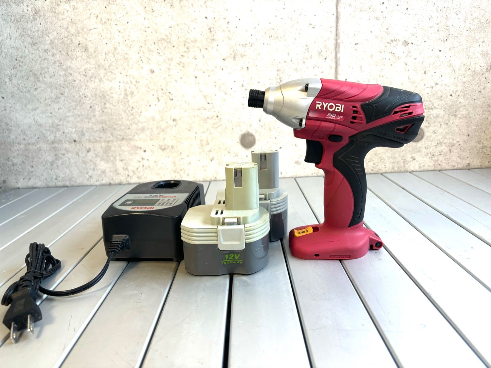 送料込み！未使用！ リョービ PRO用 インパクトドライバ BID-143 3,000mAh