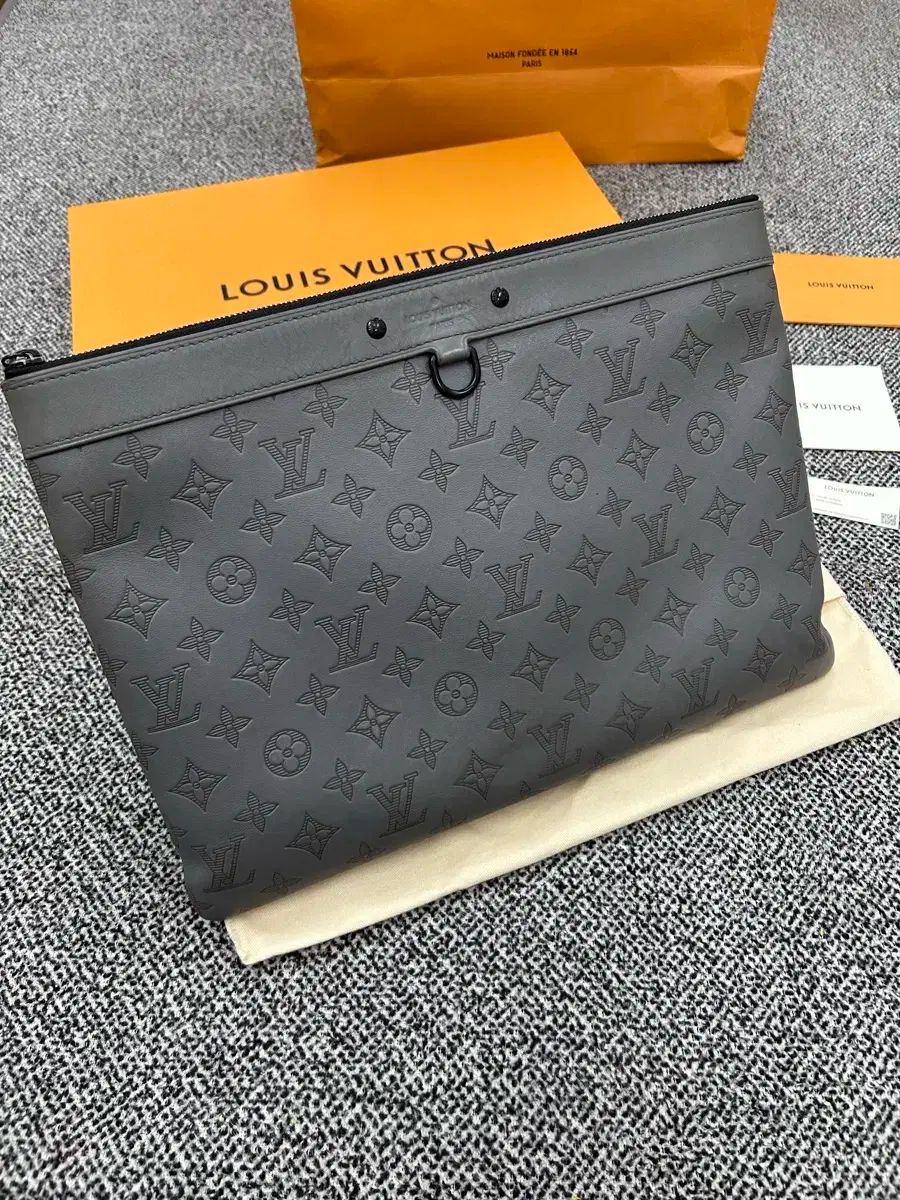 フルセット ルイヴィトン シャドウ クラッチバッグ グレー