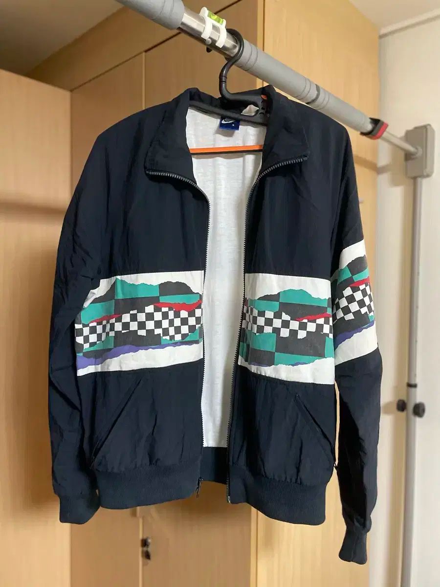 【雷市場（ポンジャン）商品韓国直送】 Nike(ナイキ） ヴィンテージ トラックジャケット