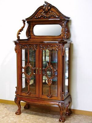 展示商品アウトレット 品です ブンガワンソロ オリビアキャビネット アンティーク調家具 マホガニー材家具 キャビネット ショーケース アンティーク ガラスキャビネット 木製 マホガニー アンティーク調 おしゃれ リビングボード 棚