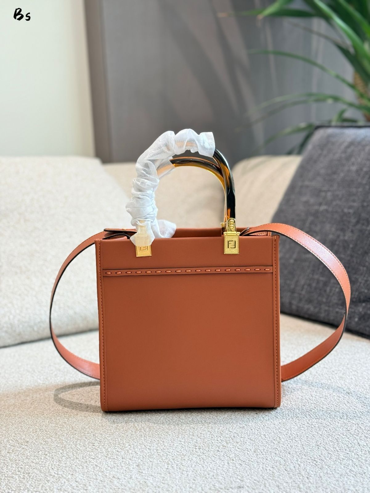 今日特価】Fendi Sunshine Tote Small 25cm フェンディ