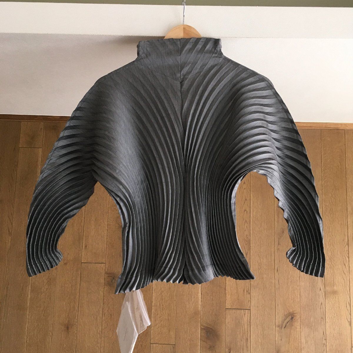 美品イッセイミヤケ ISSEY MIYAKE 3Dスチーム ジャケット 【公式通販】