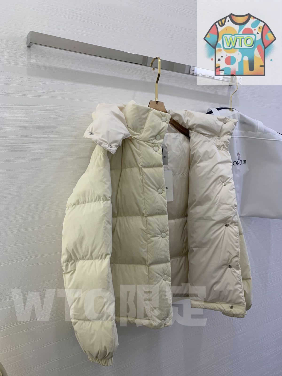 MONCLER モンクレール　【新品　未使用】 新品MONCLER モンクレール 男女兼用 ダウンジャケット｜本日限定