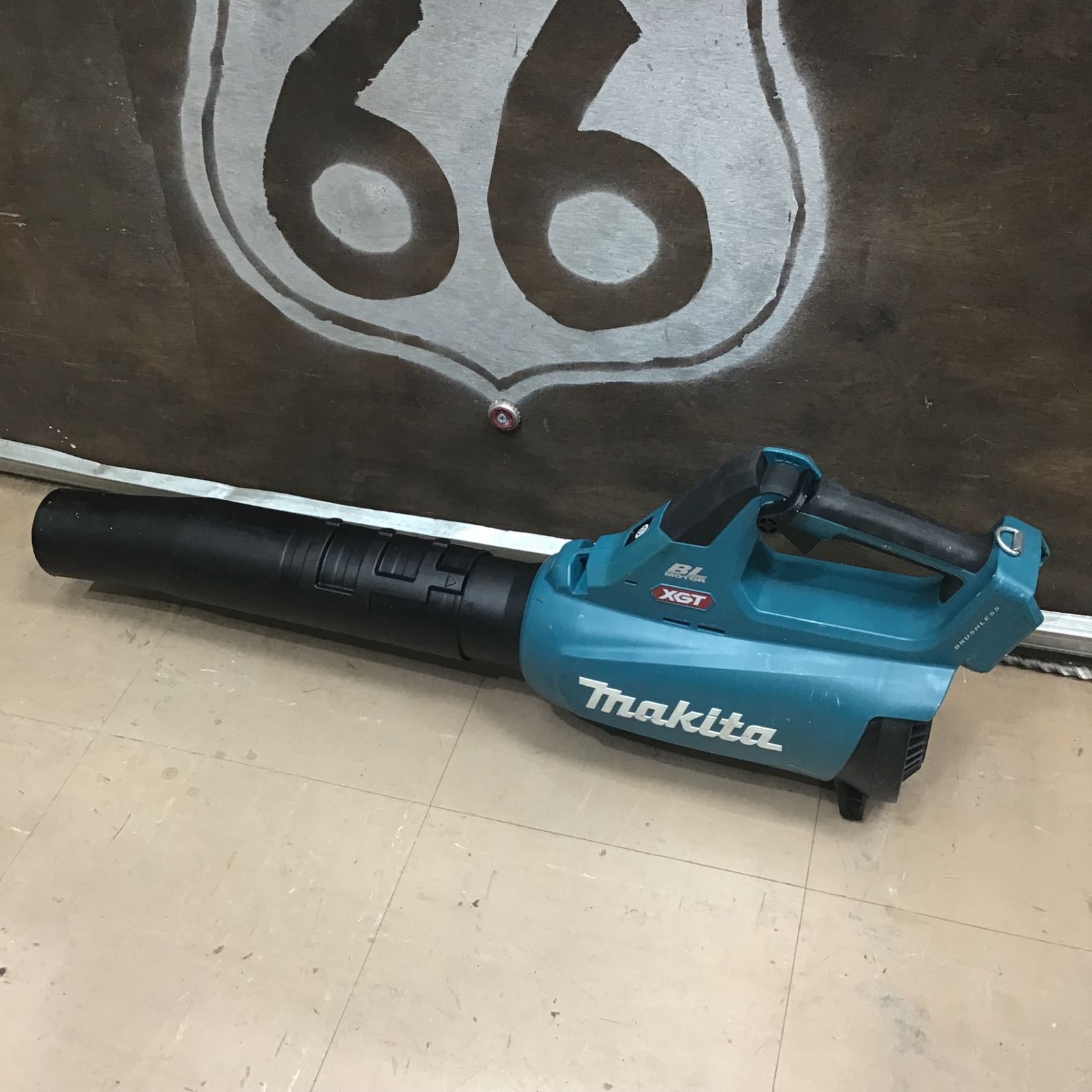 マキタ(makita) コードレスブロワ MUB001GZ【草加店】 マキタ マキタ(makita) コードレスブロワ MUB001GZ【草加店】 マキタ