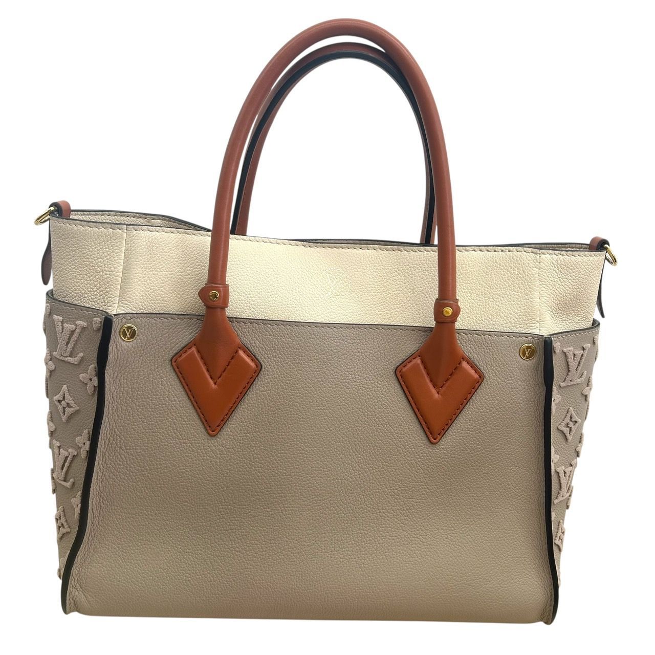 新色*LV*On My Side ベージュモノグラム ハンドバッグ M53825 オンマイサイド MM ハイエンド｜ルイ・ヴィトン 公式サイト - M53825