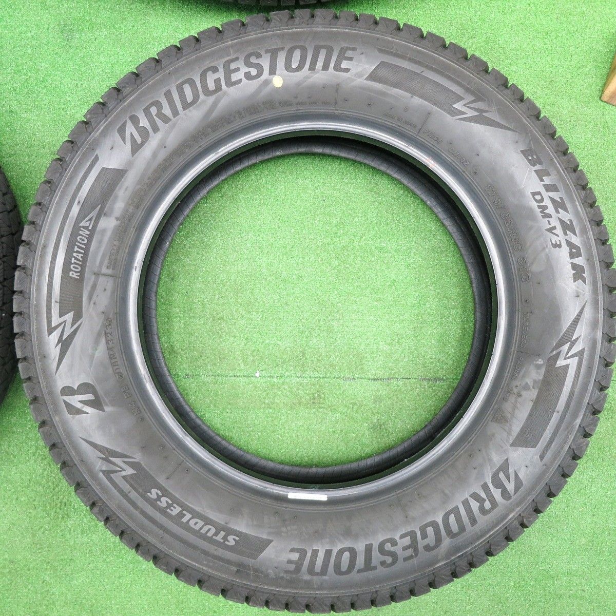 送料無料] バリ溝！23年！9.5分☆ジムニー 175/80R16 スタッドレス