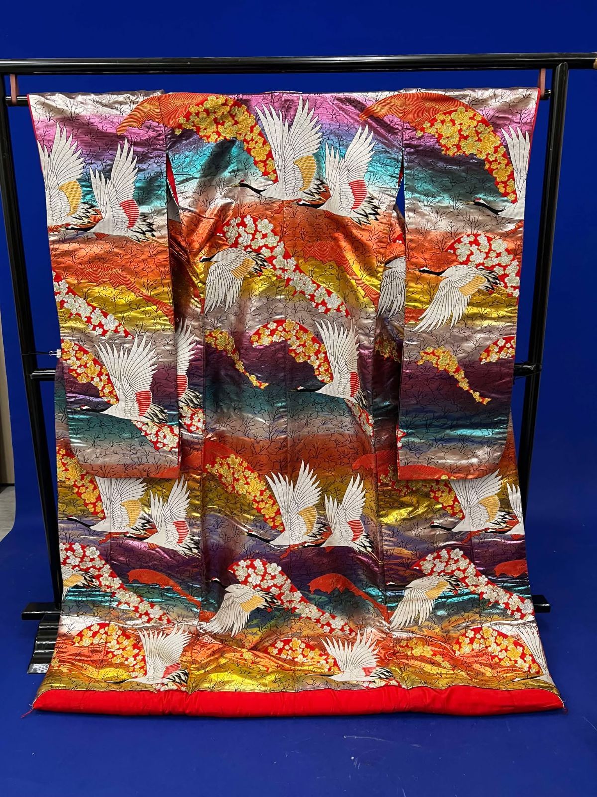 貸衣装処分品 西陣美術織 緞子 銘 紅遠鶴