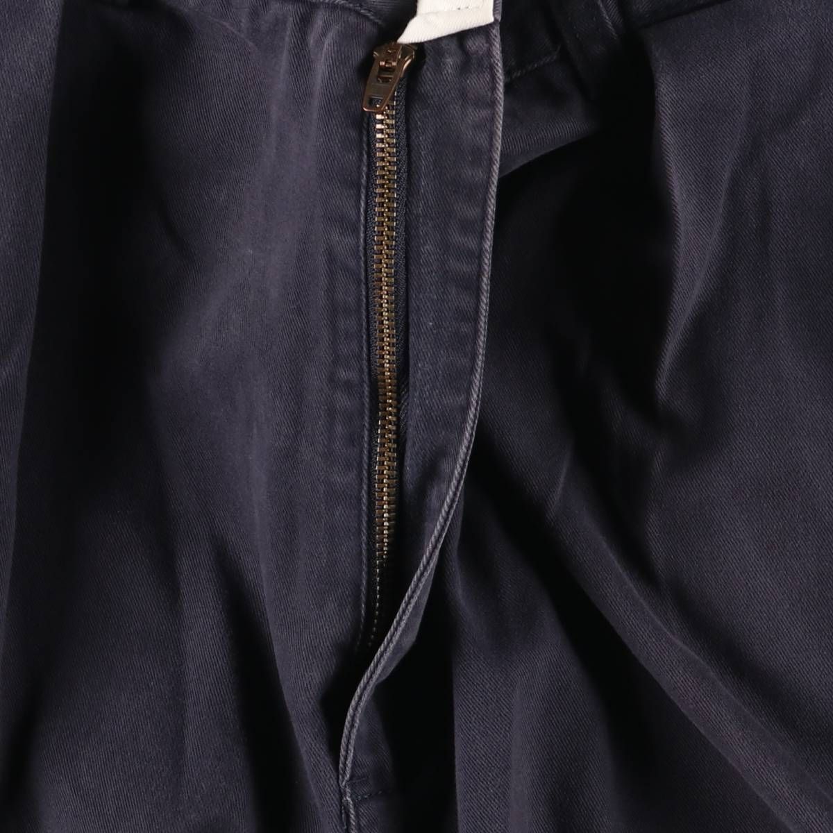 ロゴパッチ チノパンツ