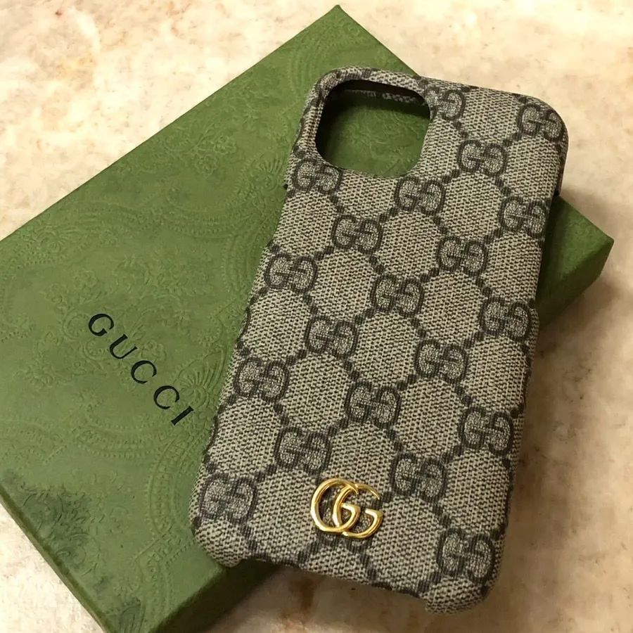 GUCCI iPhone15 ケース　GG柄 GUCCI グッチ iPhone15 ケース GG柄 - メルカリ