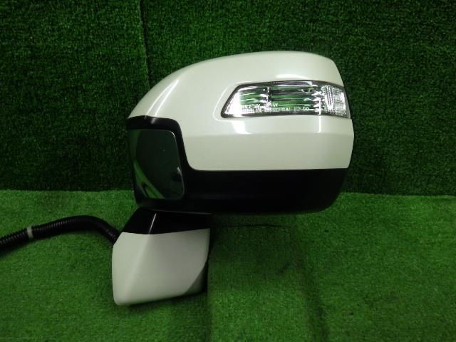 左サイドミラー