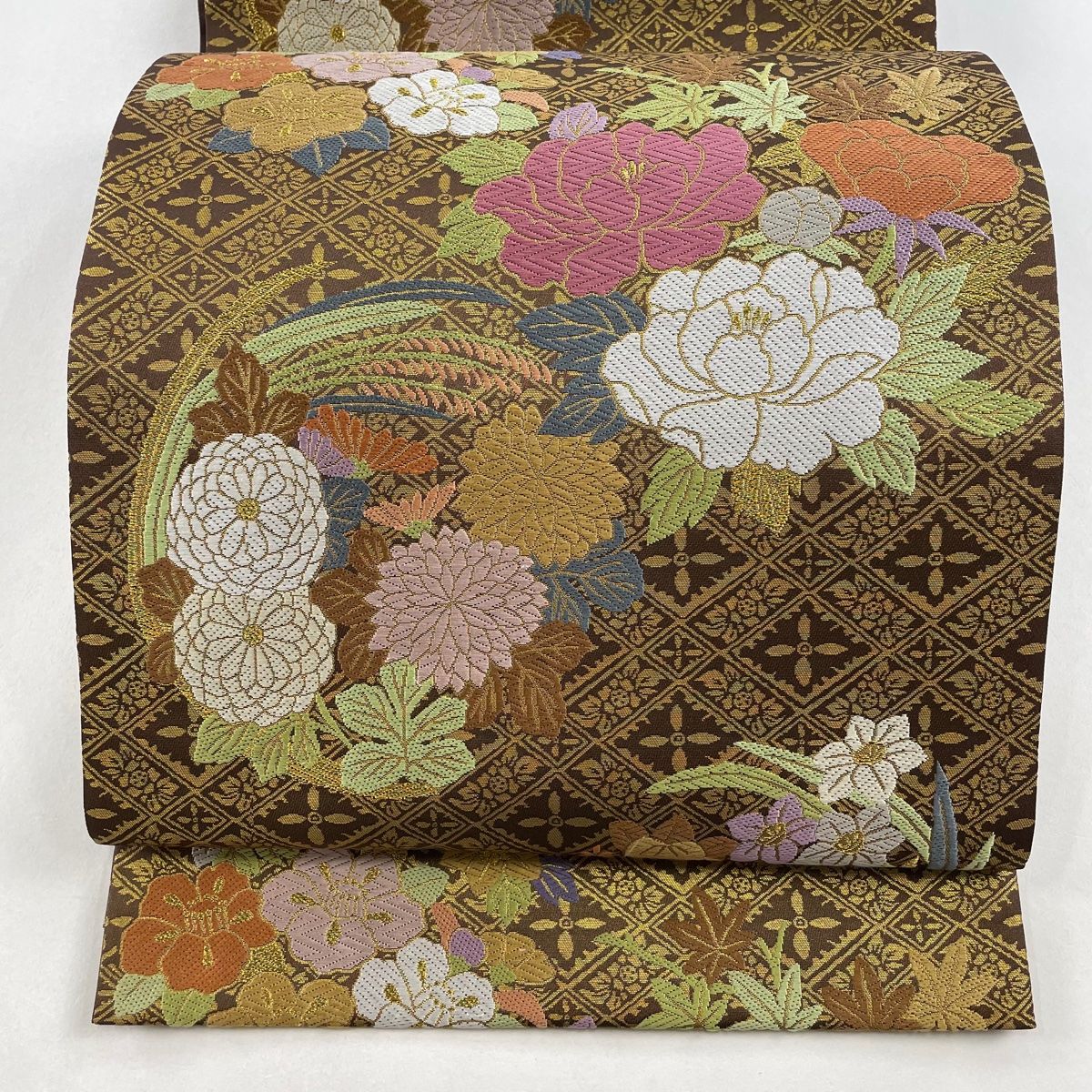 【洒落袋帯】未使用品◇コーデの救世主◇シンプルベージュ×唐花縞で重宝！446cm セミ・アンティーク】緯錦洒落袋帯【⭐︎逸品】 | sanshoan