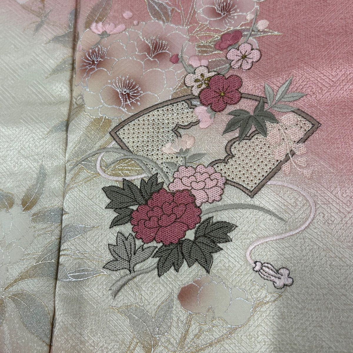 付下げ 身丈162cm 裄丈66cm M 袷 草花 螺鈿 金銀彩 紫 正絹 秀品