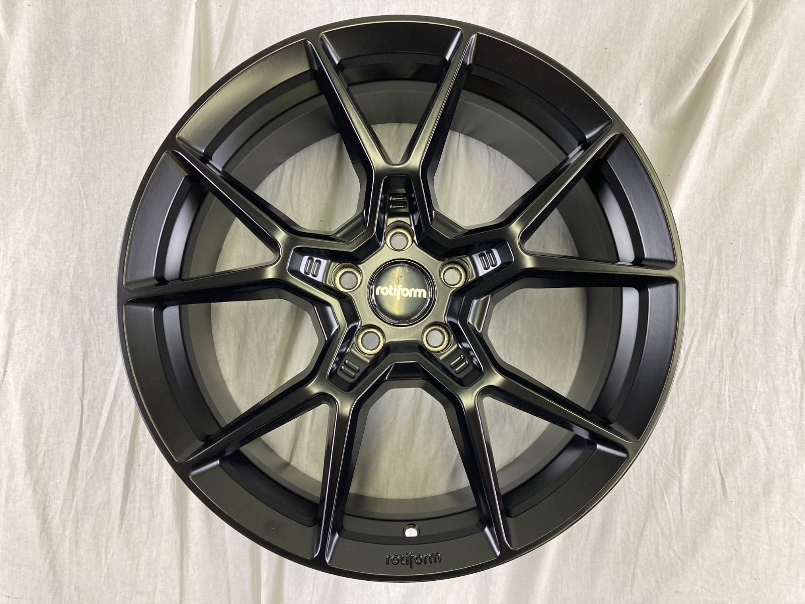 ロティフォーム rotiform CCV 19インチ PCD112 アルミ Rotiform ロティフォーム LSE 4本セット 19インチ 8.5J イン