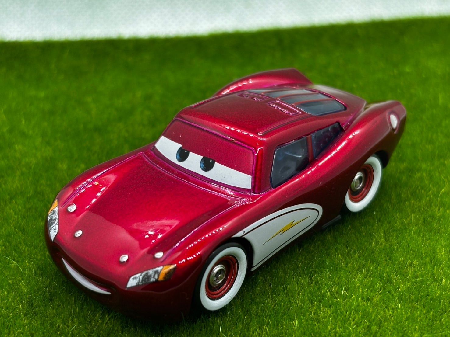 新品】 カーズ ミニカー マックィーン ラジエーター