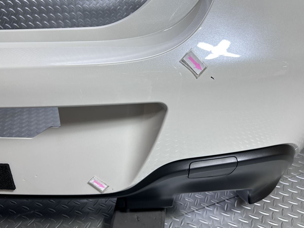 送料無料【中古】ZN8/ZD8 GR86/新型BRZ 純正リアバンパー パール白K1X