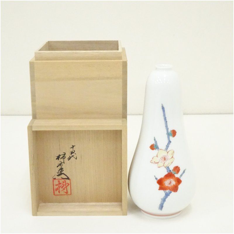 有田焼 源右衛門 染錦牡丹唐獅子 花瓶 一輪挿し 花入 花器 華道具 共箱 有田焼 源右衛門窯 染錦藤絵 花瓶 一輪挿し 最終お値下げ - メルカリ