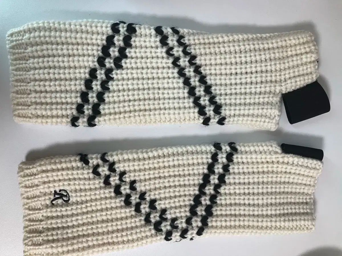 シモンズ アームウォーマー